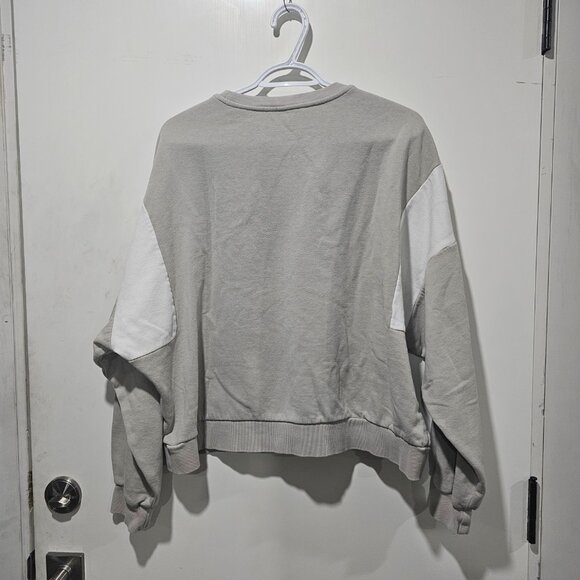 Divided Sweater for women Size Large Color White and Grey - Picture 2 of 3